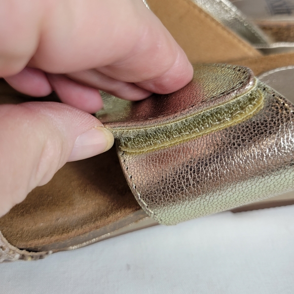 Sofft gold and animal print leather strap wedge sandals Size 8.5 - Picture 9 of 11